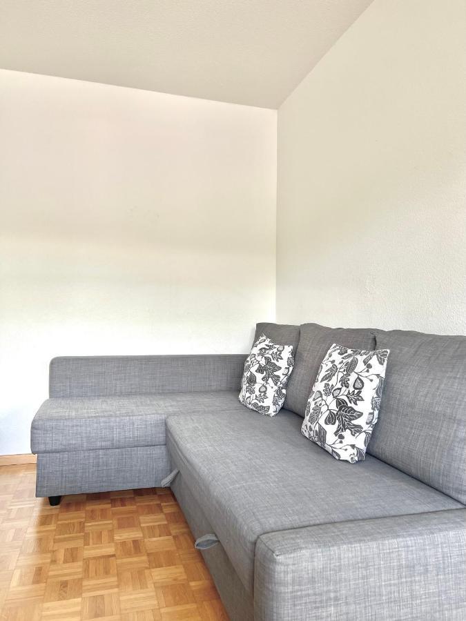 Appartamento Per 4 Persone Rudolfstetten Bagian luar foto